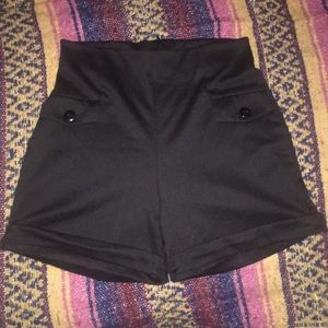 High waisted stretchy shorts